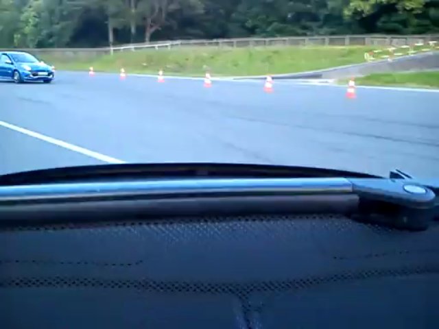 Dailymotion: Autodrome de LINAS(autodrome de linas)