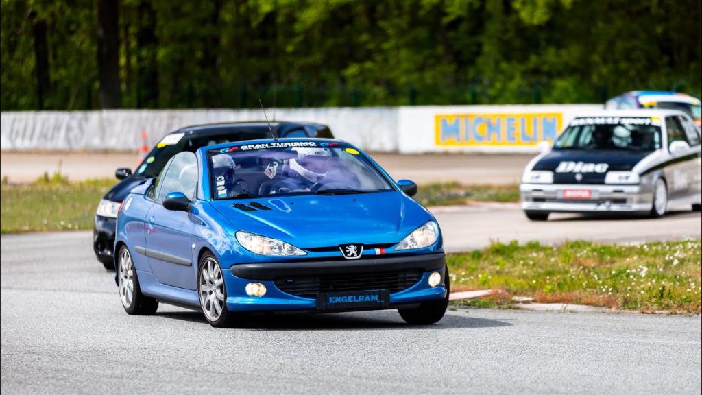 Peugeot 206cc onboard à l’autodrome de Linas-Monthléry au Youngtimer festival (autodrome de linas)