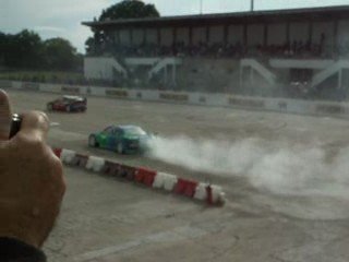 Dailymotion: Autodrome Héritage Festival(autodrome linas centenaire)