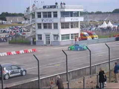 Meeting auto moto Montlhéry septembre 2009 (Youtube)