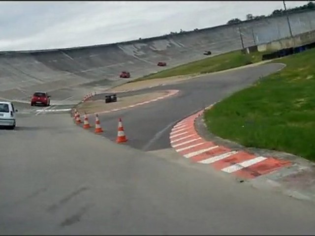 Dailymotion (circuit montlhery calendrier): Montlhéry 2011