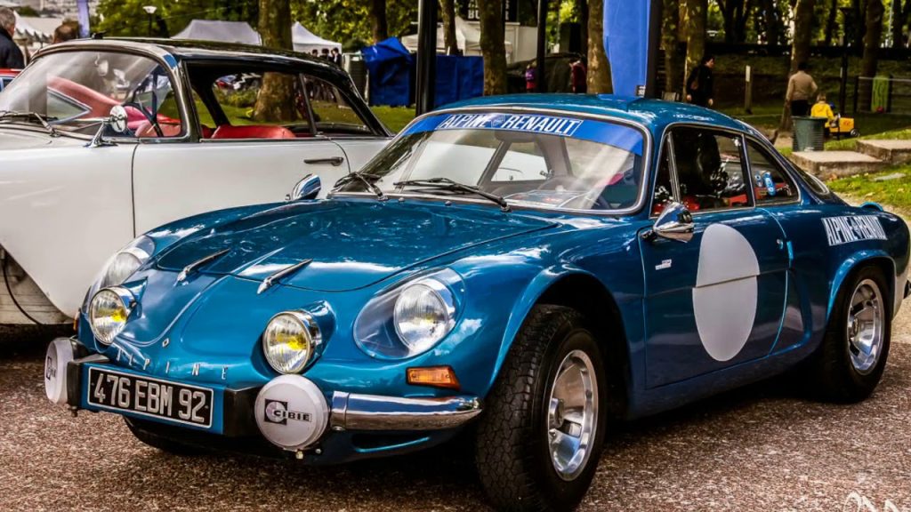 Sur Youtube: Suresnes Auto Rétro 2017(voitures anciennes suresnes)