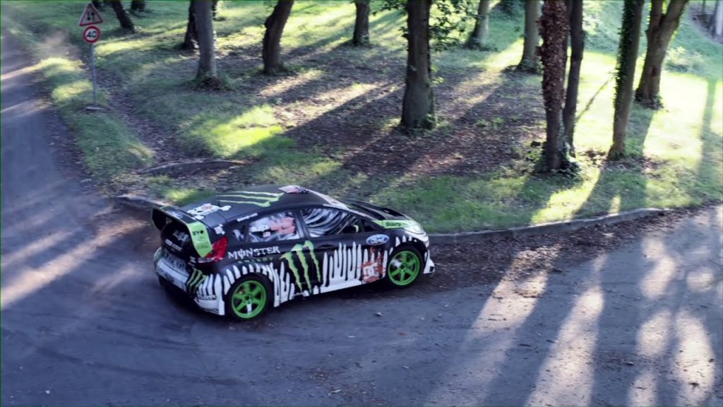Sur Youtube (circuit montlhery evenement): DC SHOES: Ken Block’s Gymkhana THREE, Part 2; Ultimate Playground; l’Autodrome, France