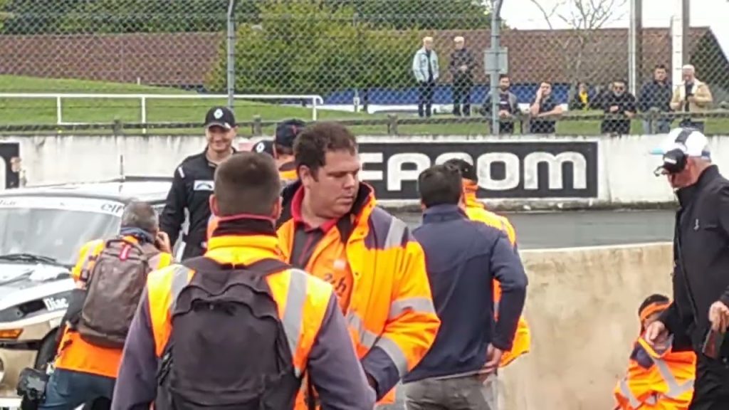 Youtube: Jean Ragnotti Autodrome UTAC Linas Montlhery Losange Passion International Renault Classic 2022(circuit montlhery calendrier)