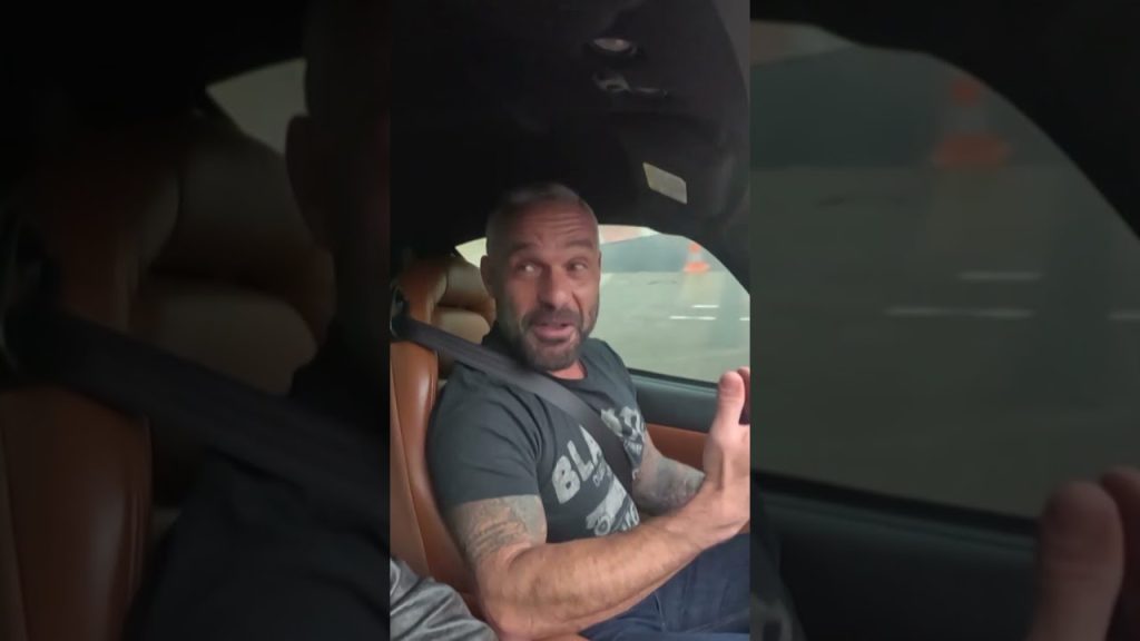 Youtube: Philippe Bas roule en Viper à Linas Montlhéry 🚨#shorts(Autodrome de linas-montlhéry 100 ans)