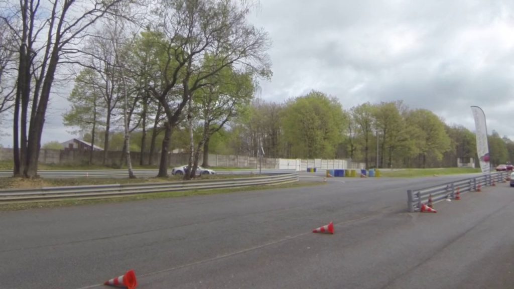 Dailymotion: POLE Position Linas Monthlery(circuit linas)