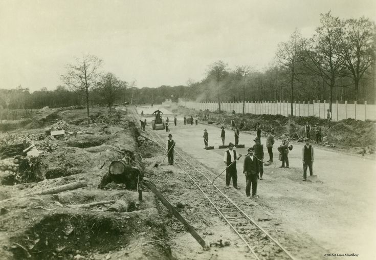 Pinterest Construction de l'autodrome de Montlhéry 1926