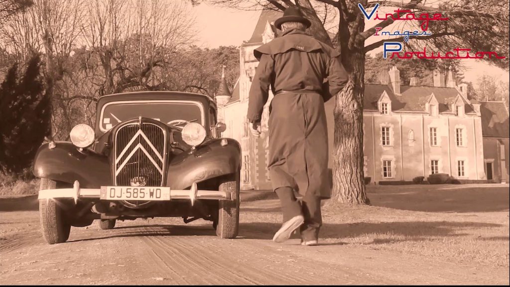 Dailymotion: En balade en voiture ancienne de location(livre voiture ancienne cultura)