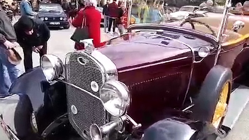 Les voitures anciennes s’exposent devant les Halles d’Avignon. – beau livre voitures anciennes, sur Dailymotion