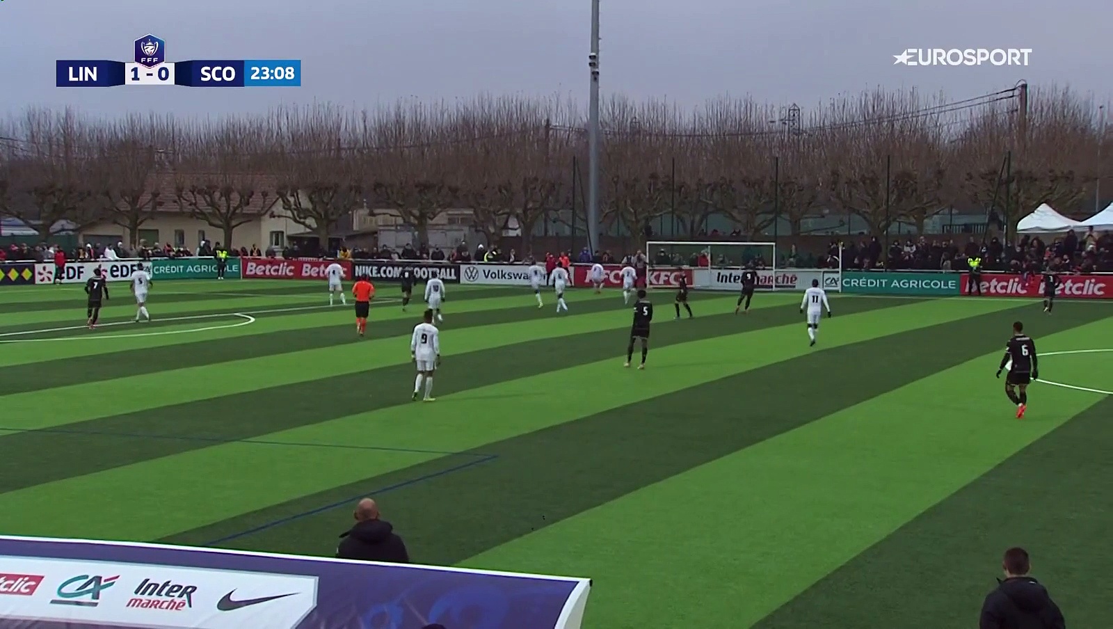 Vimeo Leno martyrise la défense d'Angers : 2-0 pour Linas-Montlhéry avant la pause