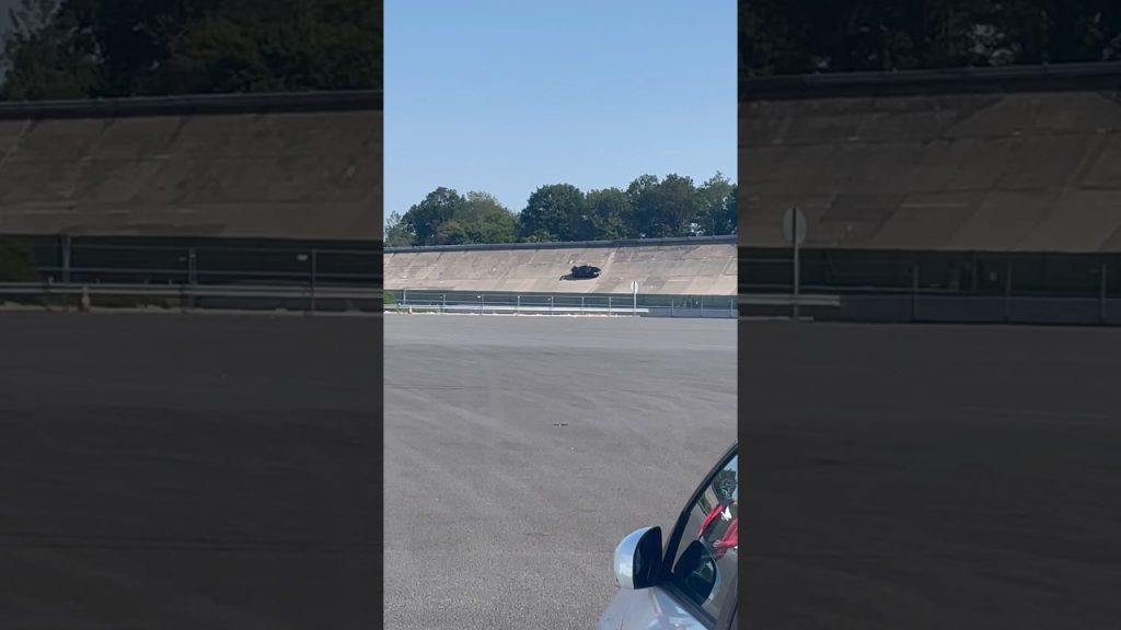 Les virages relevées du circuit de Linas-Montlhéry ! (Youtube)