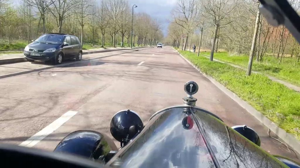 Location de voiture ancienne mariage, cinéma – Balade Château de Vincennes (Youtube)