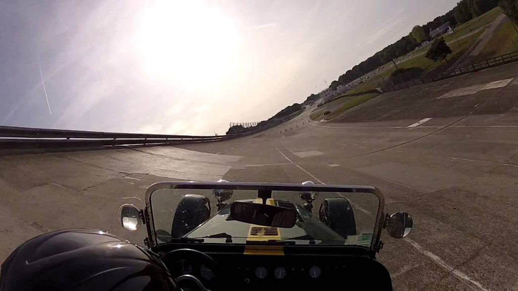 Montlhéry Radical Meeting septembre 2013 en Caterham (Youtube)