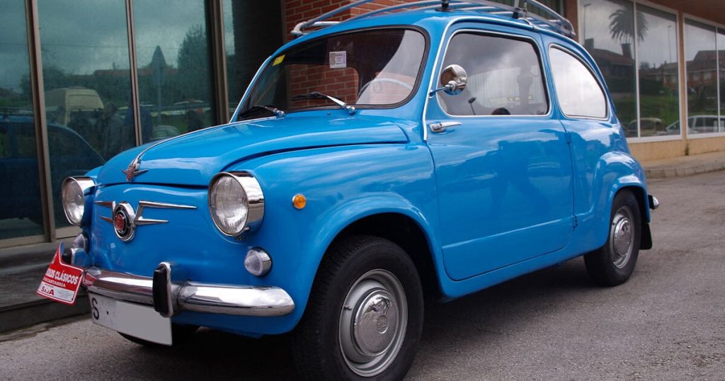 Sa vieille Seat 600 surprend le contrôleur technique lors de sa visite !