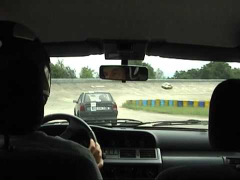 Sur Youtube: Tours de circuit à Montléry en Clio Williams.mpg(circuit montlhery 100 ans)