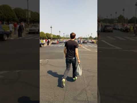 Sur Youtube (Voitures anciennes paris): Rassemblement voitures anciennes Paris
