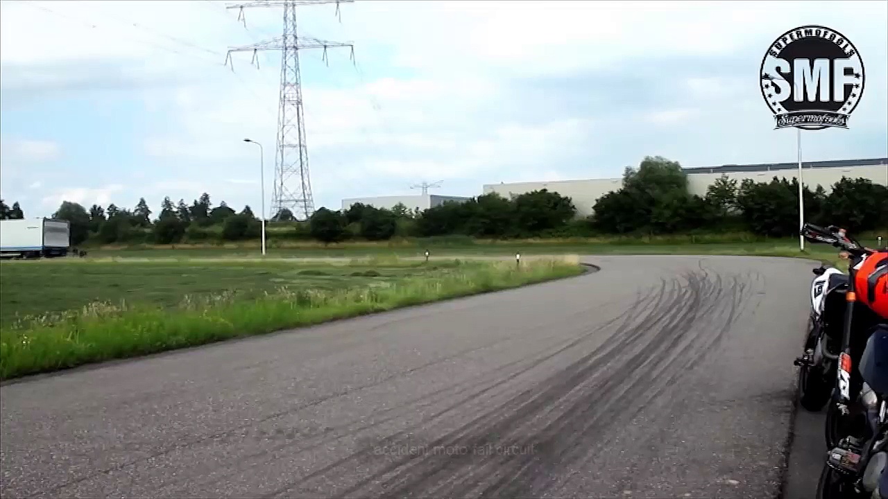 Vimeo accident moto fail circuit
