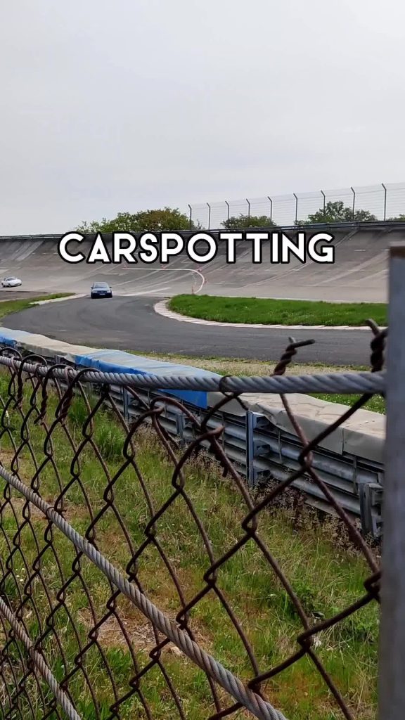 autodrome de linas-montlhéry, le petit effet photo c’est juste les voitures qui tourne sur Tiktok