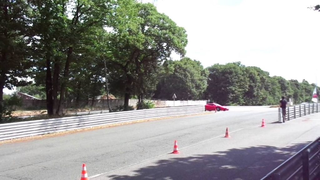 stage de pilotage montléry ferrrari f 430 – circuit montlhery stage pilotage, sur Youtube
