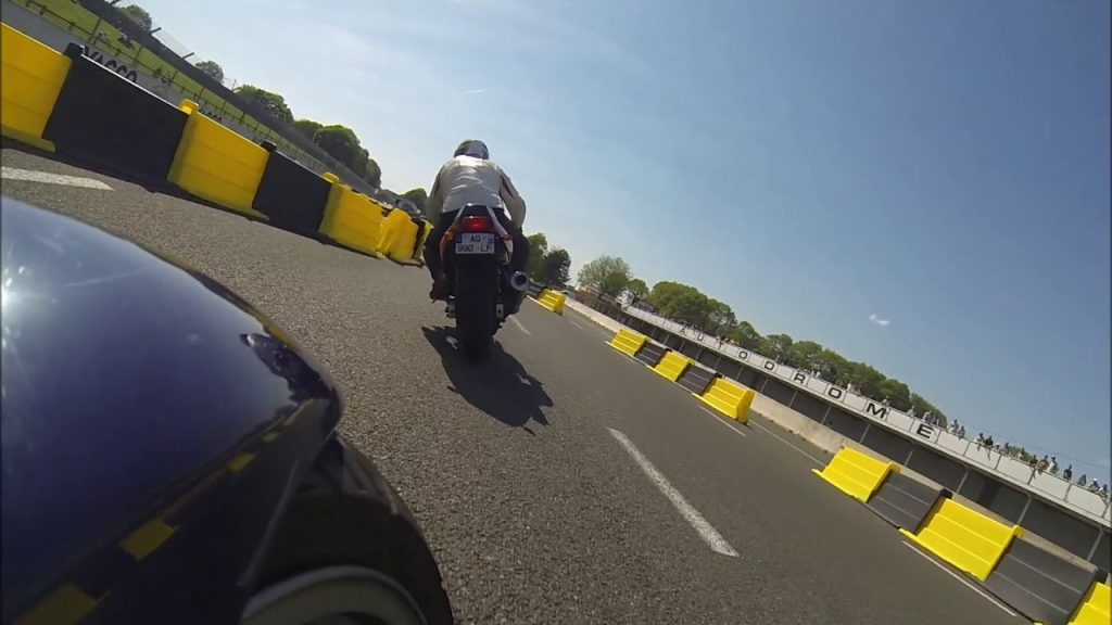 Journée Youngtimers Suzuki 750 GSXR / 550 GSX / Kawazaki 500 GPZS circuit Montlhery – circuit montlhery moto, sur Youtube