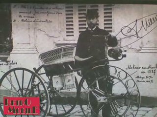 Sur Dailymotion: La première moto de Félix Théodore Millet(voitures anciennes versailles)