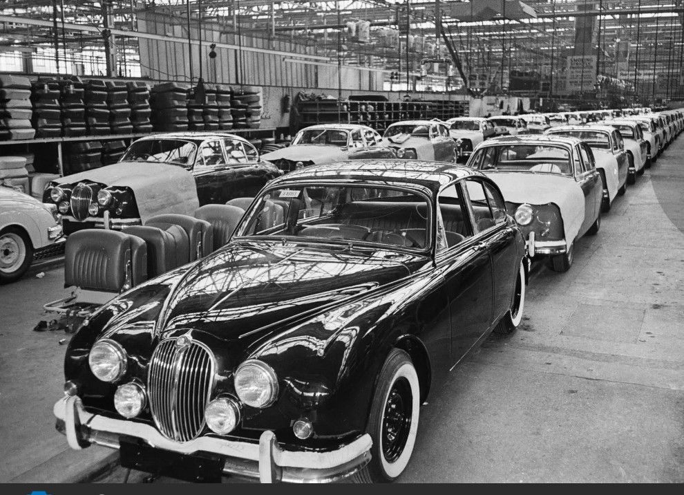 Pinterest (circuit linas montlhéry 2020): Jaguar cars coming off the production line at the plant in Coventry. 8th February 1962.