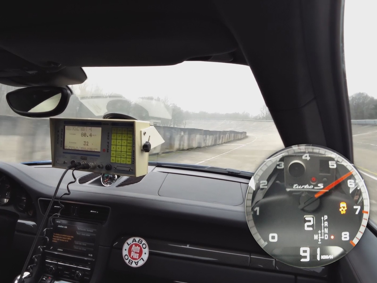 Vimeo Porsche 911 Turbo S - 1000m d&eacute;part arr&ecirc;t&eacute;