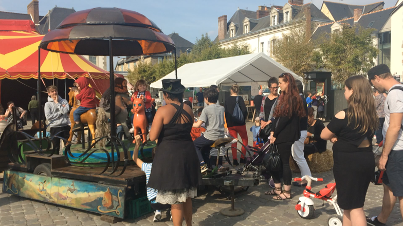 Sportiviales. Sports, livres, foire à l’ancienne : les familles apprécient (Dailymotion)