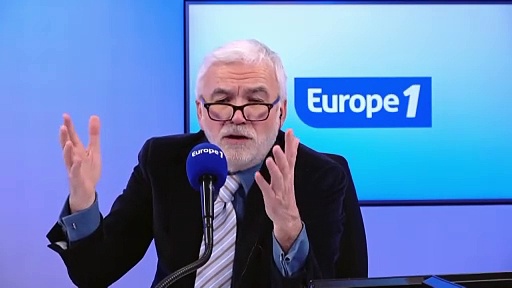 Dailymotion (livre voitures anciennes françaises): Le salon rétromobile ouvre ses portes aux amoureux des voitures anciennes
