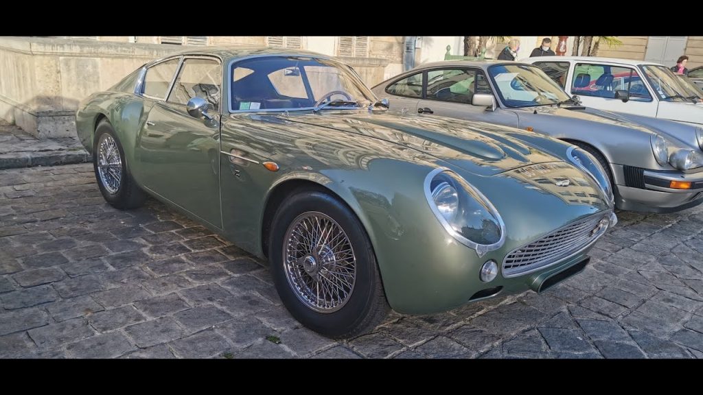 Sur Youtube: AVAVA VERSAILLES 01/2022(voitures anciennes versailles)