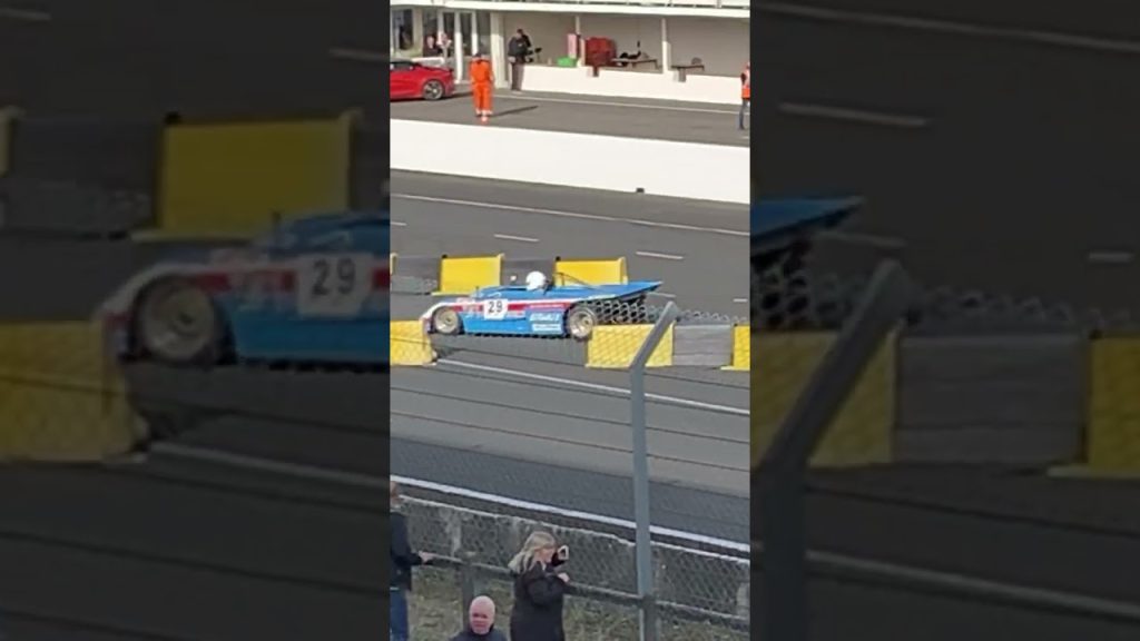 Sur Youtube: 🇫🇷 Centenaire de l’autodrome de Linas-Montlhéry 2024 🇫🇷(Autodrome de linas-montlhéry)