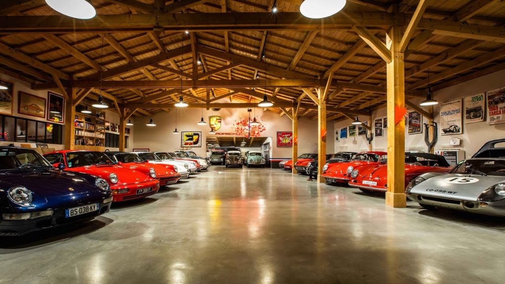Sur Youtube: Motorcars Studio – Collection Régis Mathieu – Partie 1/4(Livre voitures anciennes)