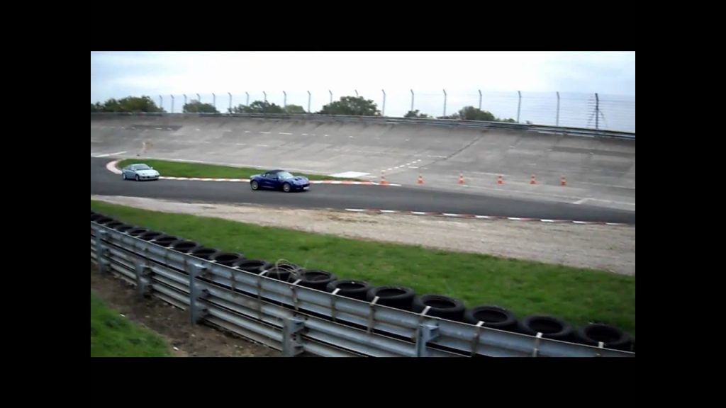 Sur Youtube (circuit montlhery): Team 91 circuit MONTLHERY TRACKDAY b20a1 team91