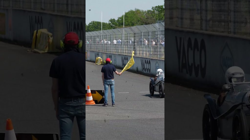 Sur Youtube (circuit montlhery): Vintage Revival Montlhéry #racing #vintage #autodrome @UTACCOMPANY @VintageRevivalMontlhery-100ans