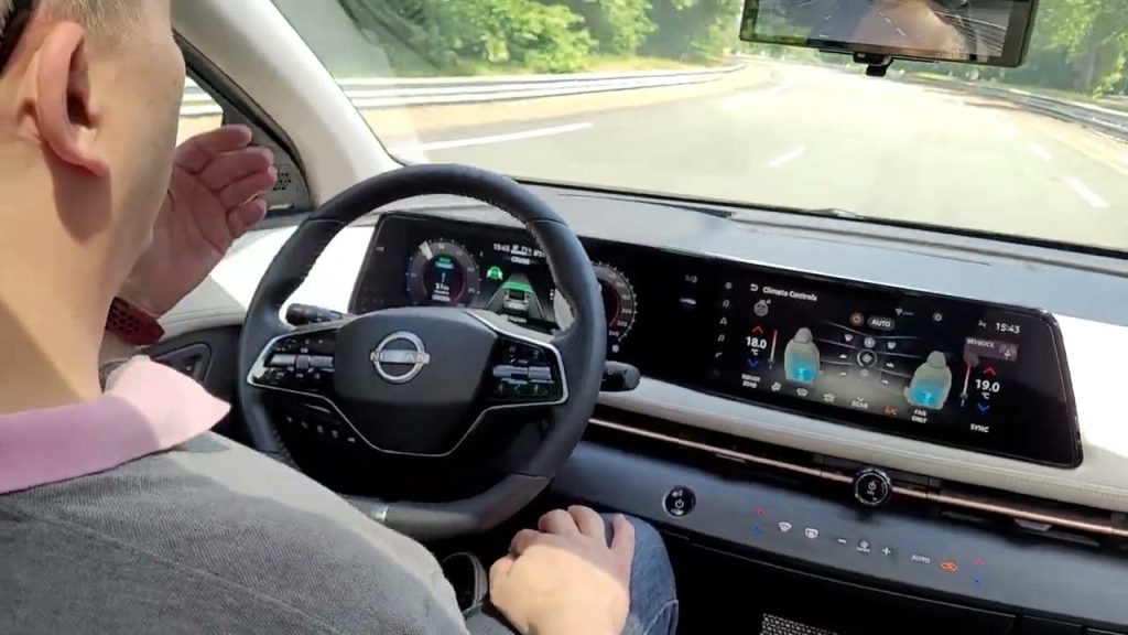 Test du Nissan ARIYA en présérie au circuit de Montlhéry (Youtube)