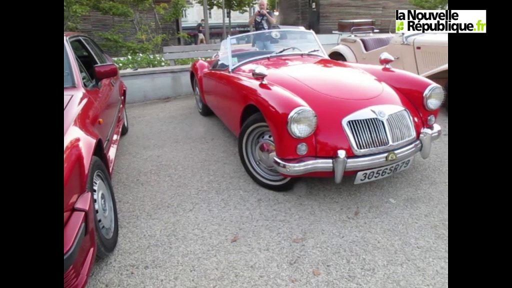 Dailymotion (voitures anciennes chantilly): [Vidéo] Des voitures anciennes de prestige défilent sur la place de la Brèche