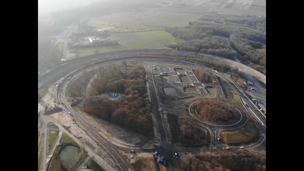 Voiture autonome : un centre d’essais inauguré en Essonne (circuit montlhery 100 ans)