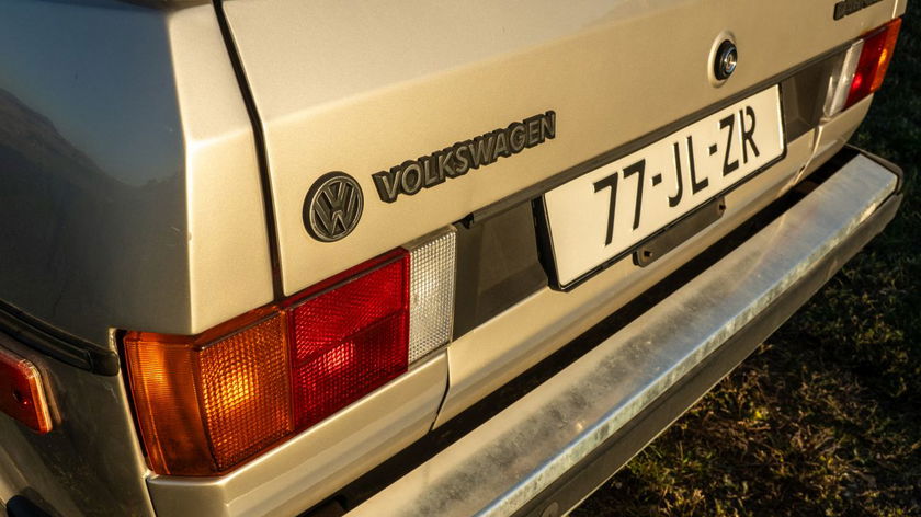 Large-18487-VolkswagenbringsaveryspecialCabriolethometotheU.S