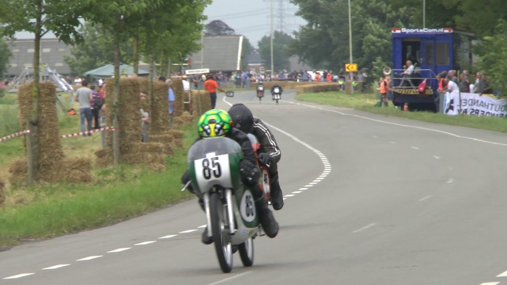 Youtube: 2018-06-16 2e MANCHE 50cc + 125CC ZZ races(circuit montlhery evenement)