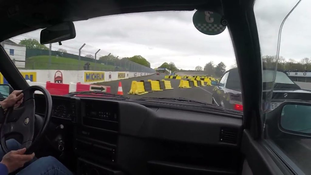 Youtube: Alfa Romeo 75 turbo / Youngtimers Festival 2023 / Autodrome Linas-Montlhery(Autodrome de linas-montlhéry 100 ans)