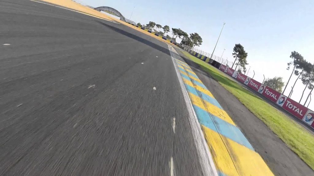 Youtube: Baptême de piste Moto Circuit Bugatti – Le Mans(circuit montlhery moto)