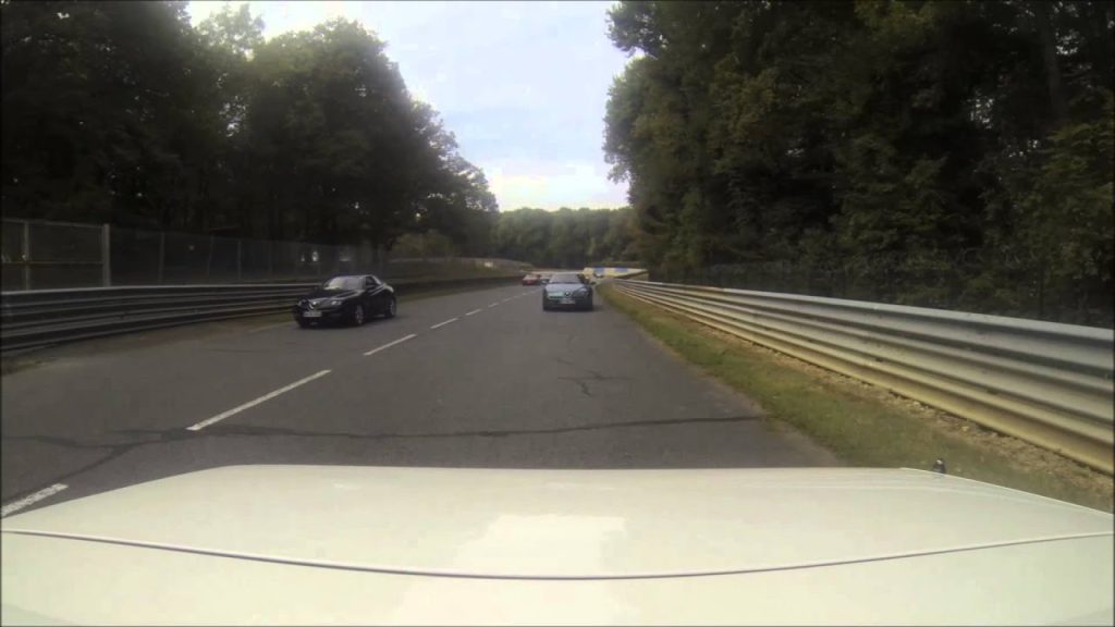 Youtube: Italian Meeting – Circuit de Monthléry – Club Virus Alfa Romeo(circuit montlhery 12 octobre)