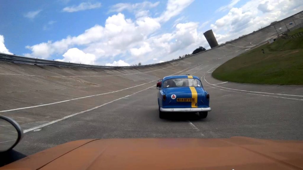 Youtube: SCCT à Montlhéry 17.04.2016 154000 groupe jaune(circuit montlhery stage pilotage)