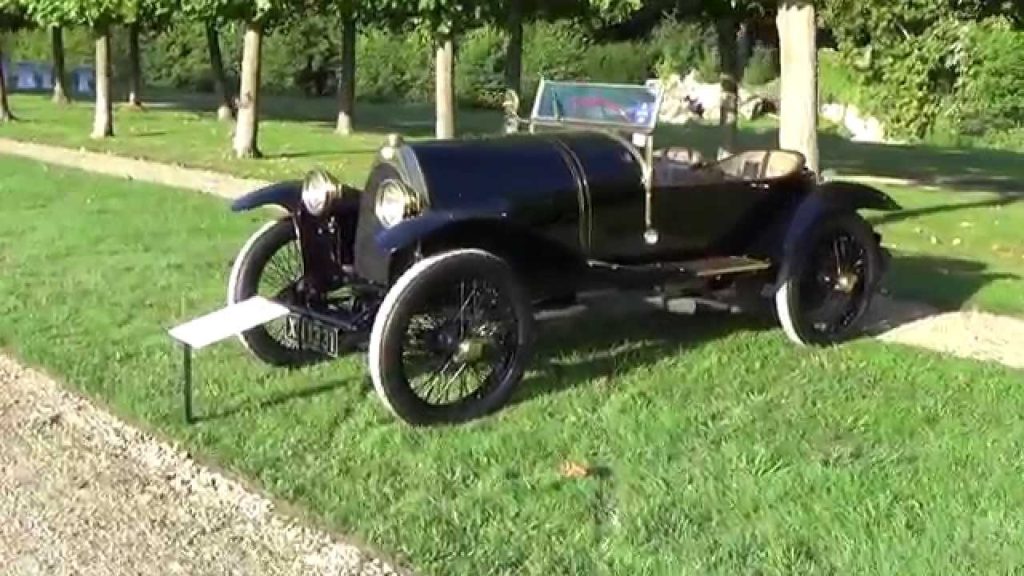 Youtube (Voitures anciennes chantilly): Chantilly Arts & Elegance 2015 : 1 – Bugatti, Bizzarrini et autres merveilles automobiles