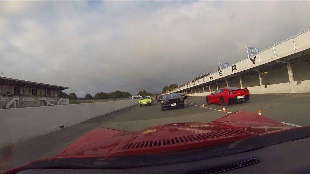 Youtube (circuit montlhery): Circuit Montlhéry en corvette C3
