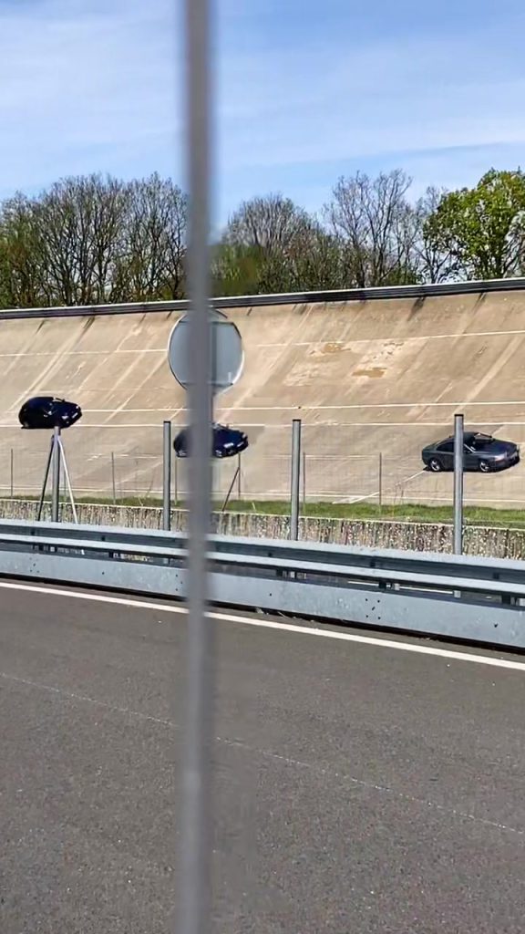 Tiktok (autodrome de Linas-Montlhéry):  Ca roule fort sur la piste