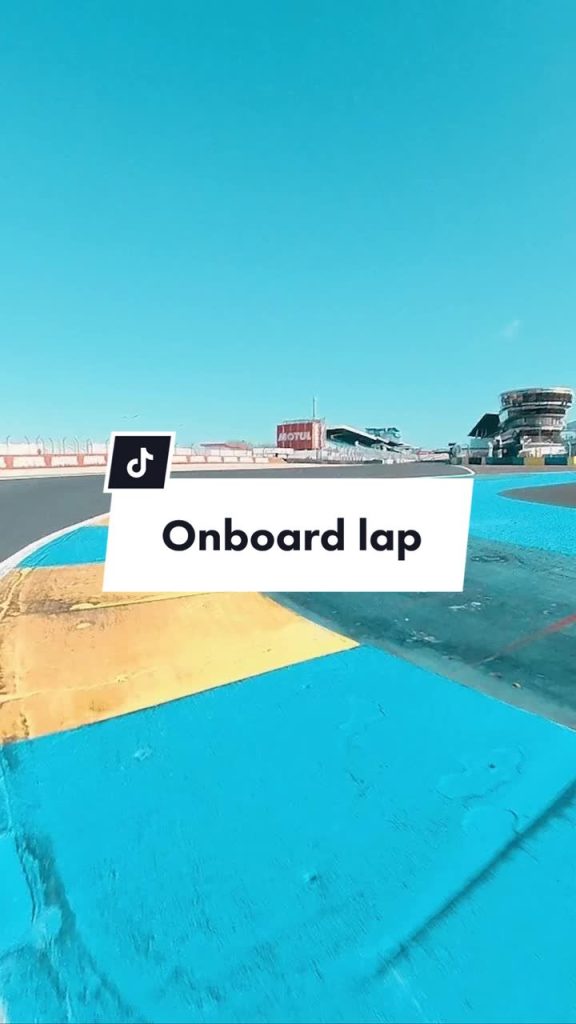 Tiktok (autodrome de linas-montlhéry): Onboard lap at Le Mans Bugatti Circuit (with Sylvain Guintoli commentary)