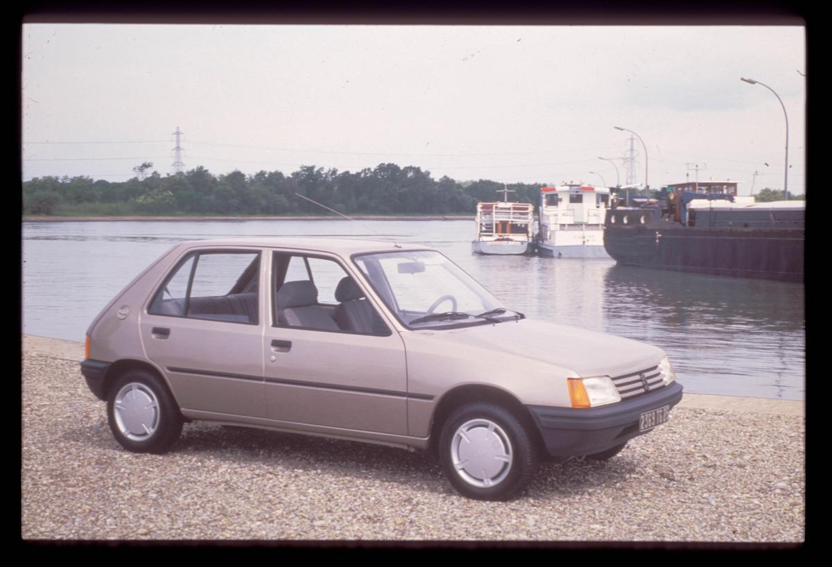 Reine de la catégorie « Yougtimers », la Peugeot 205 est désormais la voiture d’époque qui se revend le plus.