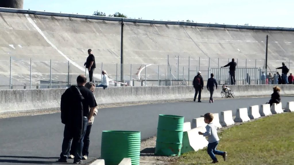 Mv Agusta 500cc at Autodrome Linas-Montlhery – Autodrome montlhéry, sur Youtube