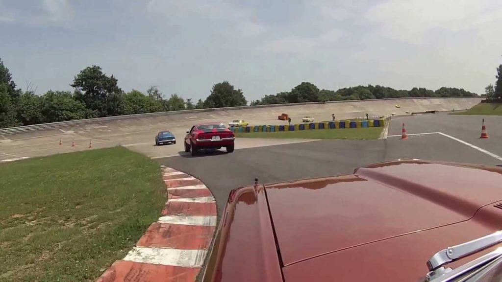 Youtube (Autodrome de linas): T’bird Special Landau 65, autodrome Linas-Monthléry, auto héritage 2013